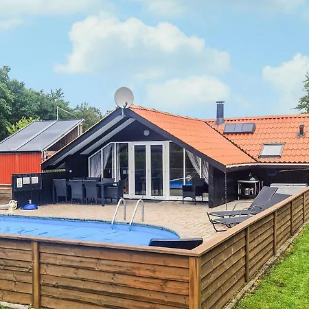 Front In With Sauna Holiday home